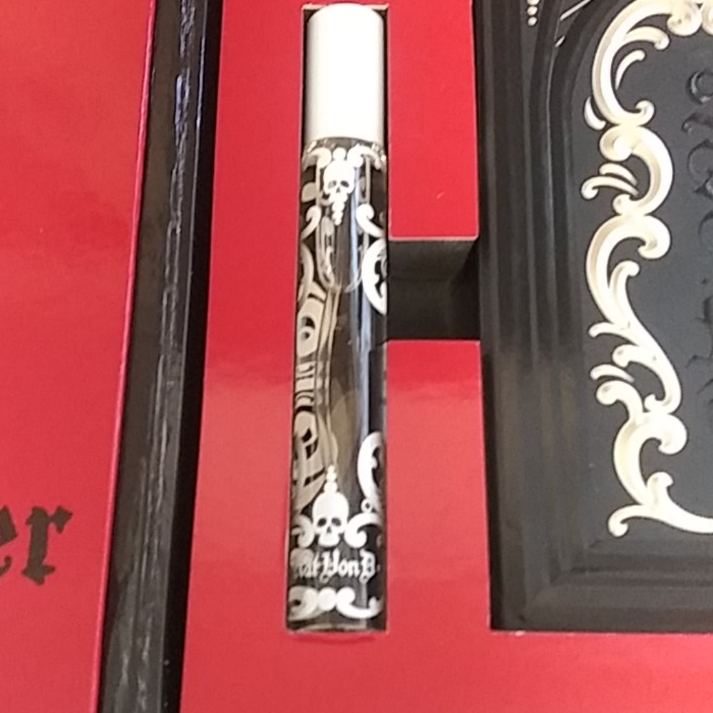 VINTAGE RARE KAT VON D SAINT + SINNER MAKEUP VAULT - Picture 8 of 11